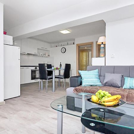 Guesthouse Josko Makarska Eksteriør bilde