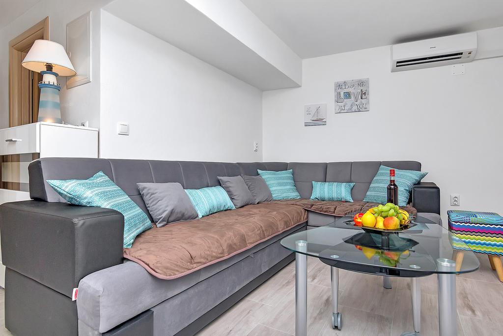 Guesthouse Josko Makarska Eksteriør bilde